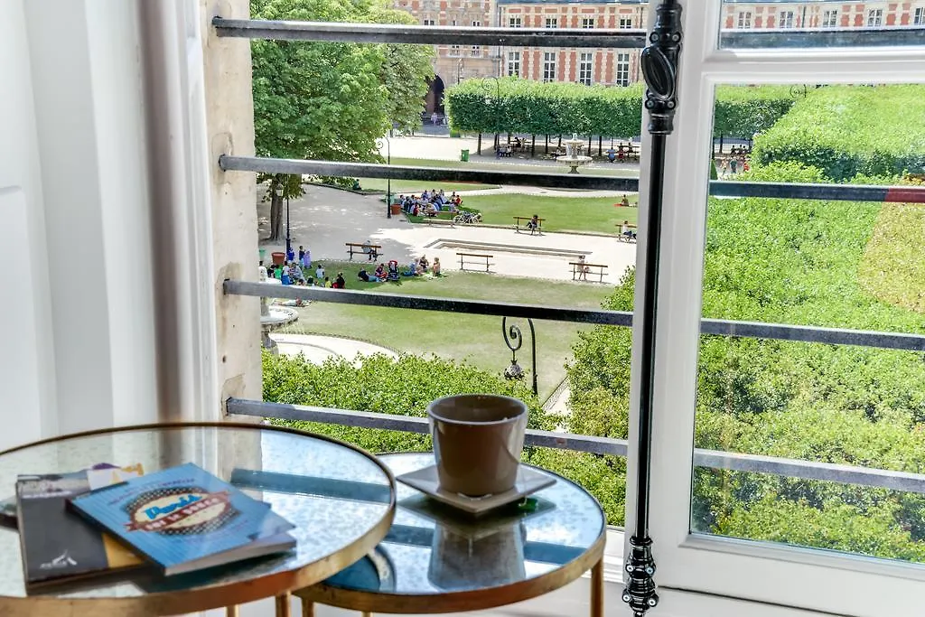 Sweet - Place Des Vosges * Paris